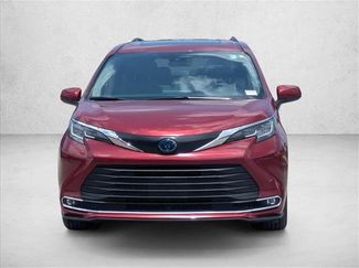 Used 2022 Toyota Sienna XLE FWD video 2