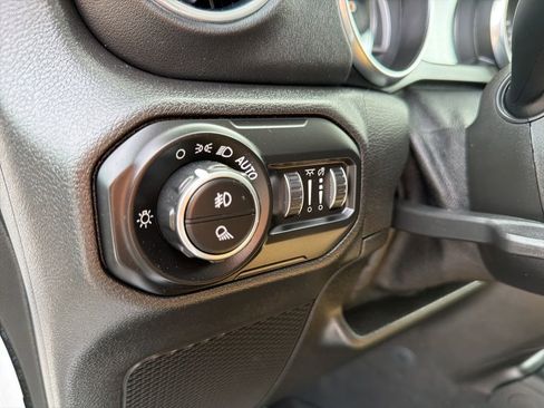 Used 2021 Jeep Gladiator Overland w/ Popular Equipment Package image 43