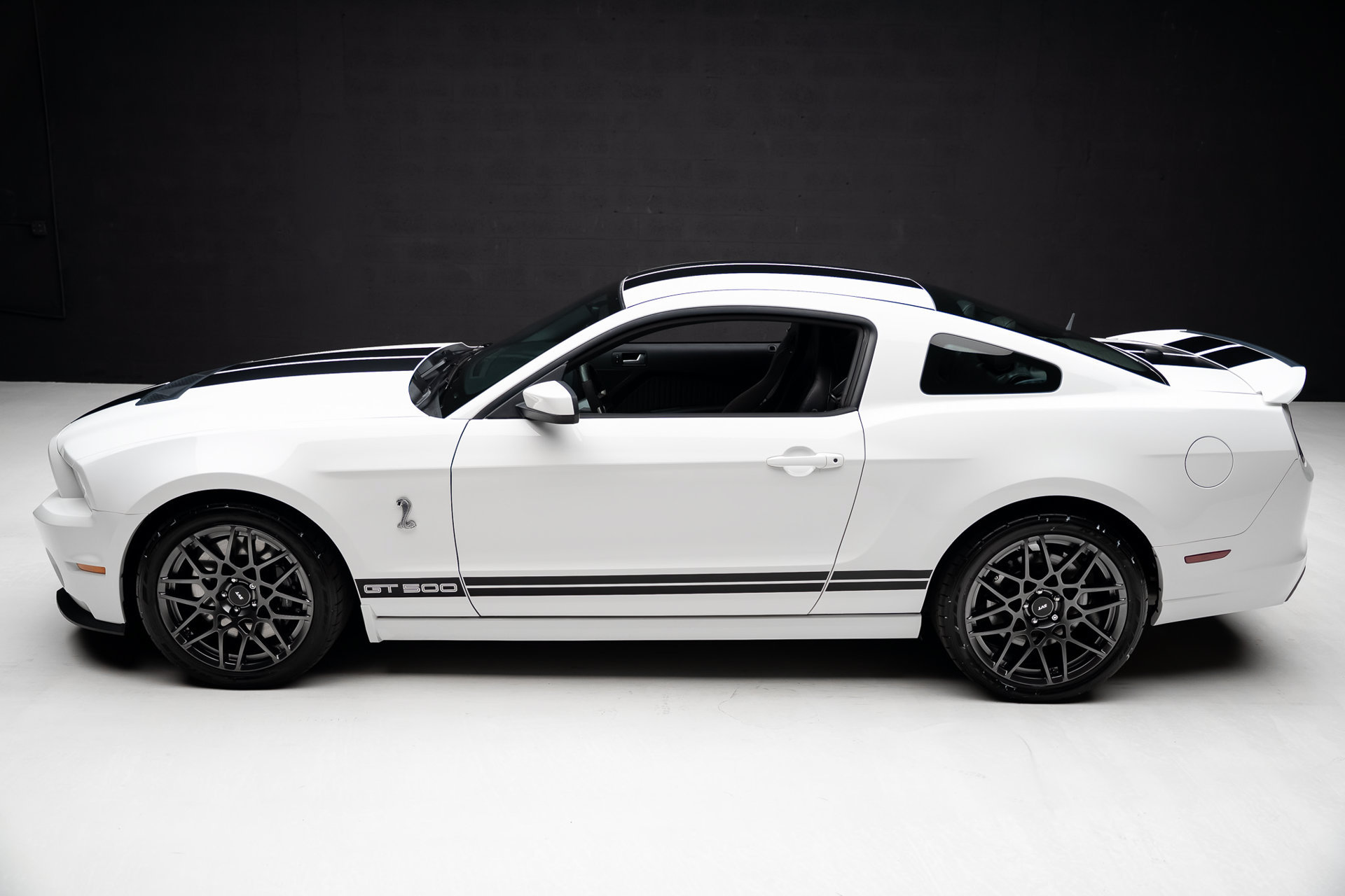 Used 2013 Ford Mustang Shelby GT500 RWD image 16