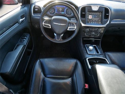 Used 2017 Chrysler 300 Limited image 10