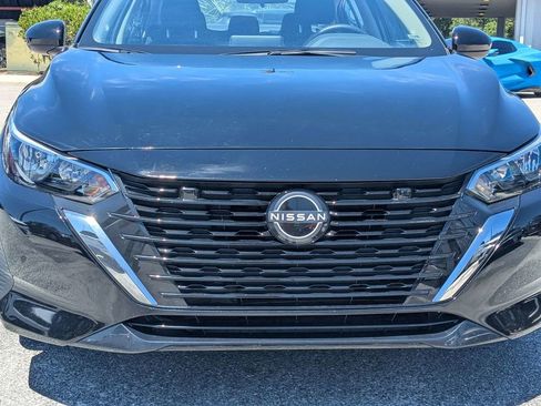 Used 2025 Nissan Sentra SV FWD image 9