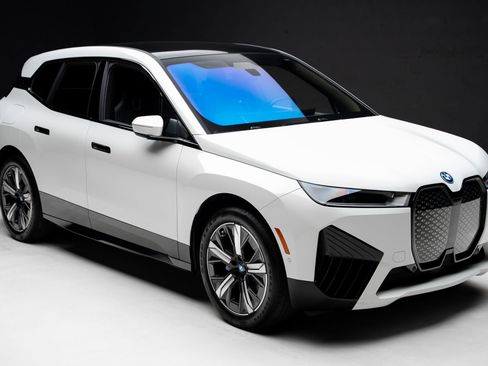 Used 2024 BMW iX xDrive50 w/ Premium Package image 40