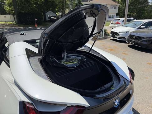 Used 2019 BMW i8 Roadster AWD/4WD image 11