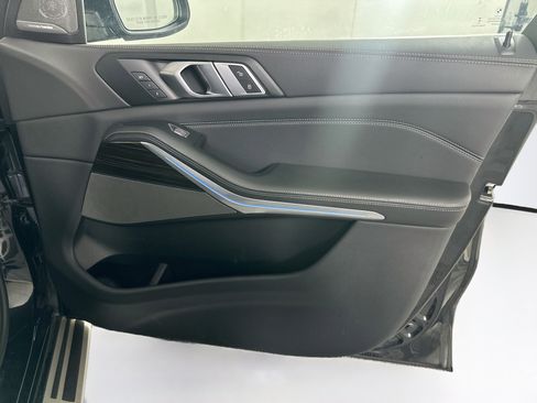 Used 2025 BMW X7 xDrive40i AWD/4WD image 34