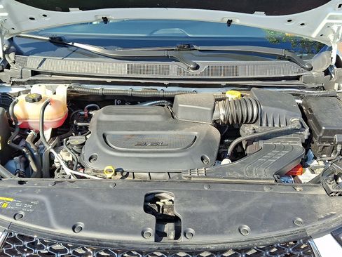 Used 2023 Chrysler Pacifica Touring-L FWD image 29