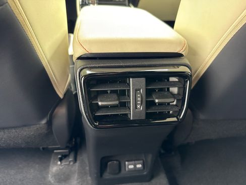 Used 2024 Lexus NX 250 FWD w/ Towing Package (2000 Lbs) image 38