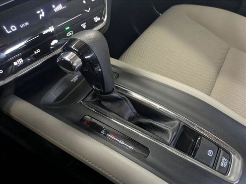 Used 2017 Honda HR-V EX image 10