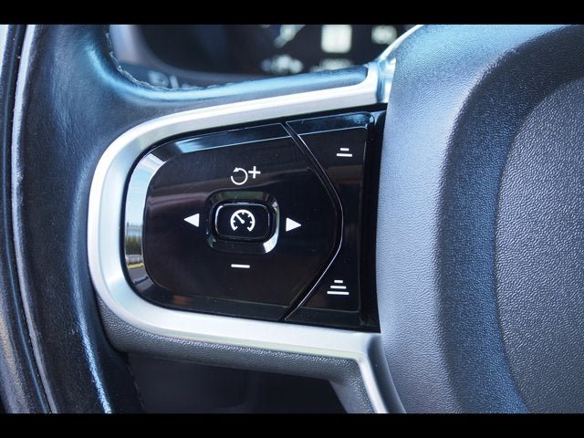Used 2020 Volvo XC90 T6 Momentum w/ Protection Package Premier AWD/4WD image 28