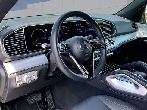 Used 2025 Mercedes-Benz GLE 350 4MATIC image 4