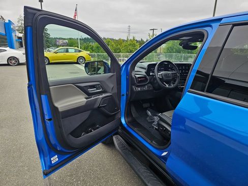 Used 2026 Chevrolet Silverado EV Trail Boss AWD/4WD image 19