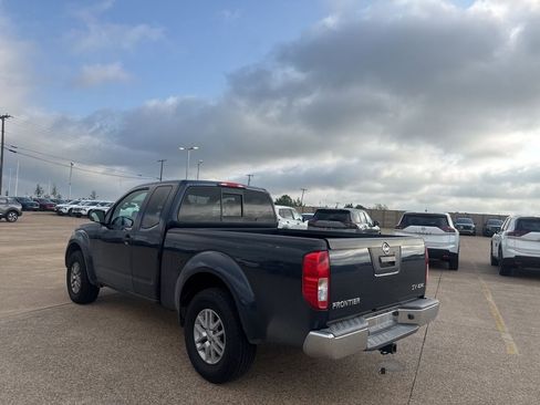 Used 2016 Nissan Frontier SV image 16