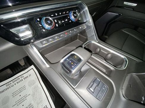 Used 2023 GMC Sierra 1500 Denali w/ Denali Reserve Package AWD/4WD image 20