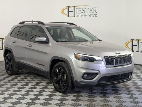 Used 2020 Jeep Cherokee Latitude Plus image 2