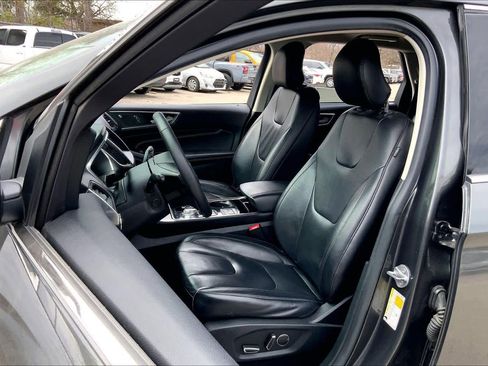 Used 2019 Ford Edge Titanium image 7