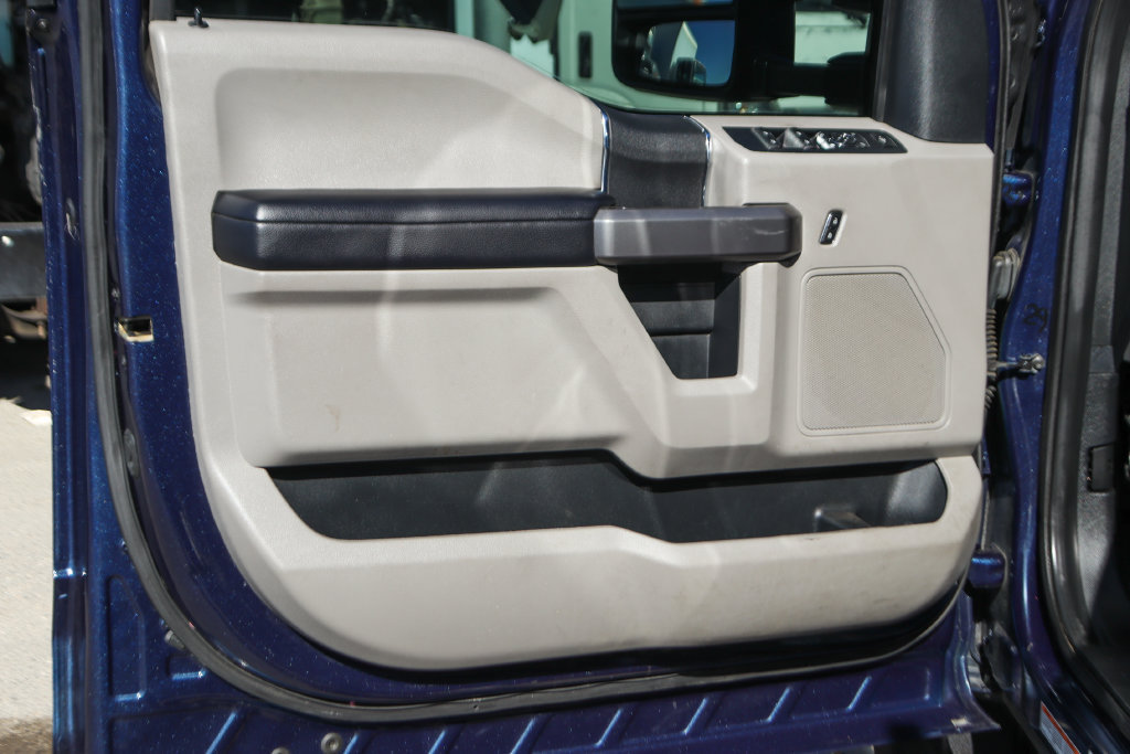 Used 2020 Ford F550 4x4 Crew Cab Super Duty w/ XLT Value Package image 24