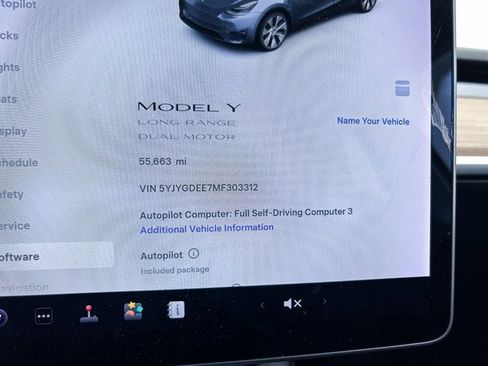 Used 2021 Tesla Model Y Long Range image 26