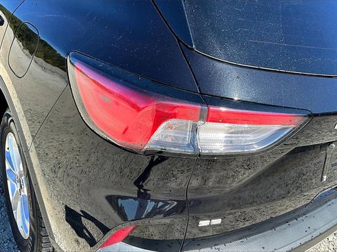 Used 2022 Ford Escape SE image 29