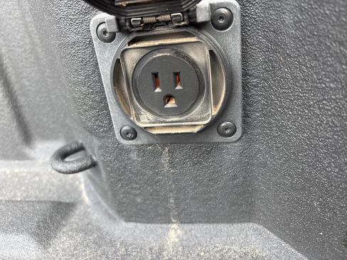 Used 2025 Chevrolet Silverado 1500 LTZ w/ LTZ Premium Package image 7