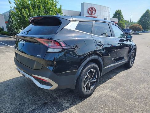 Used 2023 Kia Sportage LX AWD/4WD image 4