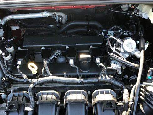 Used 2017 Ford Focus SE image 8