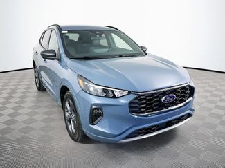 Used 2023 Ford Escape ST-Line w/ Tech Pack #1 AWD/4WD video 3