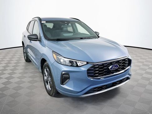 Used 2023 Ford Escape ST-Line w/ Tech Pack #1 AWD/4WD image 3