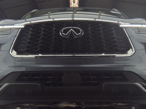 Used 2023 INFINITI QX60 Sensory w/ Vision Package image 3