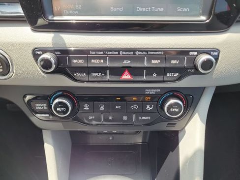 Used 2019 Kia Niro Touring FWD image 30