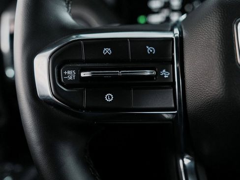 Used 2025 GMC Yukon XL Denali image 23