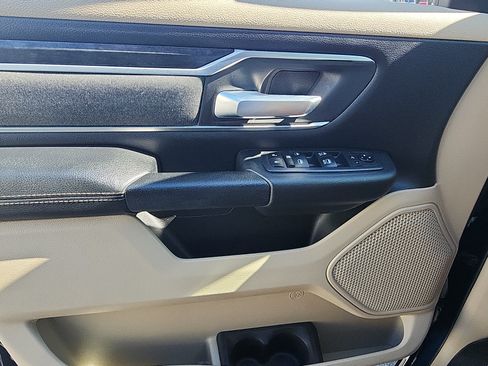 Used 2020 RAM 1500 Big Horn AWD/4WD image 18