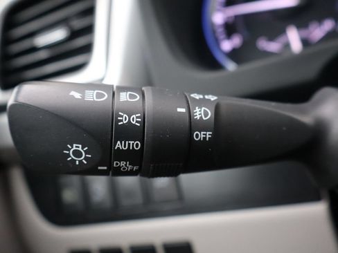Used 2019 Toyota Highlander XLE AWD/4WD image 35