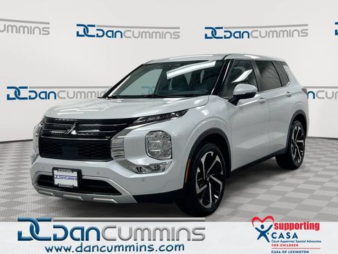 Used 2024 Mitsubishi Outlander SE FWD image 1