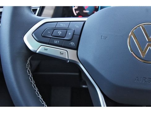 Used 2024 Volkswagen Atlas SE image 19