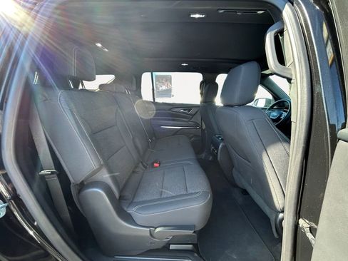 Used 2025 Chevrolet Traverse LT w/ Sun and Wheel Package AWD/4WD image 12