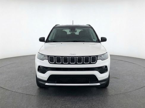 Used 2025 Jeep Compass Limited image 2