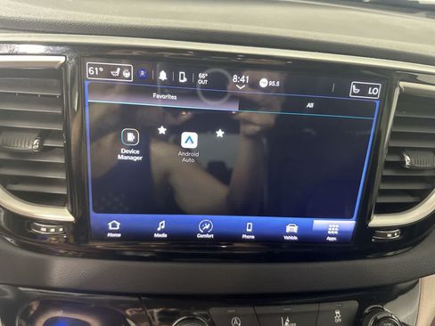 Used 2022 Chrysler Pacifica Touring-L FWD image 19