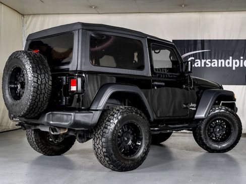 Used 2020 Jeep Wrangler Sport AWD/4WD image 9