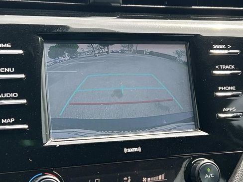 Used 2020 Toyota Camry SE image 21