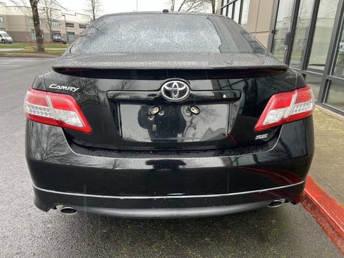 Used 2011 Toyota Camry SE w/ Sport Leather Pkg FWD image 4
