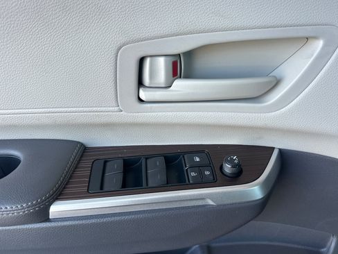 Certified 2023 Toyota Sienna LE w/ LE Plus Package FWD image 10