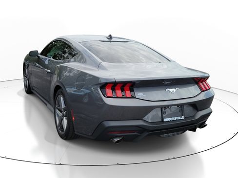 Used 2024 Ford Mustang Coupe RWD image 4
