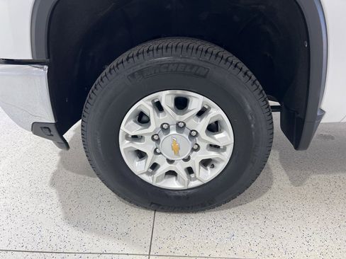 Used 2024 Chevrolet Silverado 2500 LTZ image 28