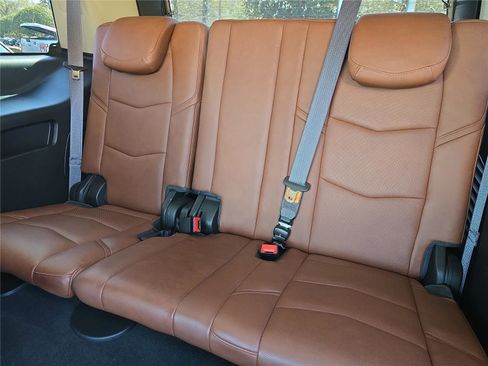 Used 2017 Cadillac Escalade Premium Luxury image 9