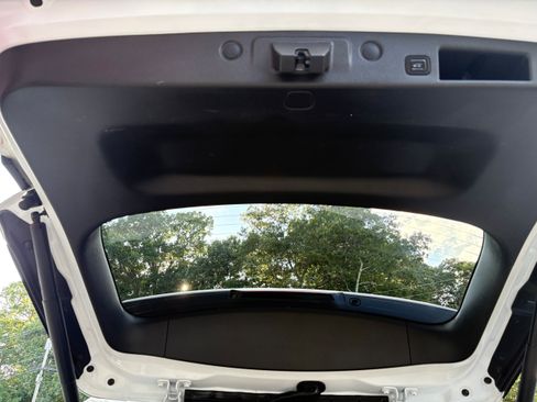 Used 2018 Chevrolet Equinox LT AWD/4WD image 17