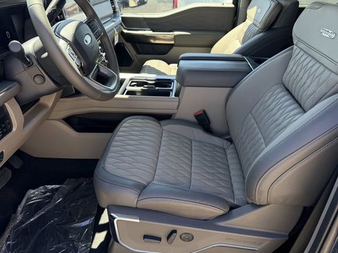 New 2026 Ford F250 Platinum w/ Platinum Plus Package AWD/4WD image 17