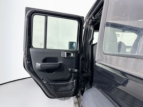 Used 2018 Jeep Wrangler Unlimited Sport AWD/4WD image 25