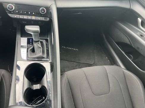 Used 2021 Hyundai Elantra SEL w/ Convenience Package image 32