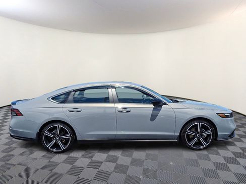 Used 2025 Honda Accord Sport image 8