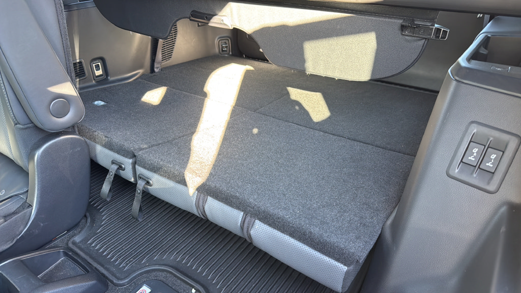 Used 2025 Lexus GX 550 w/ Accessory Package (2T) AWD/4WD image 20