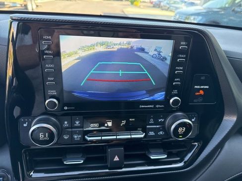 Used 2022 Toyota Highlander XSE image 36